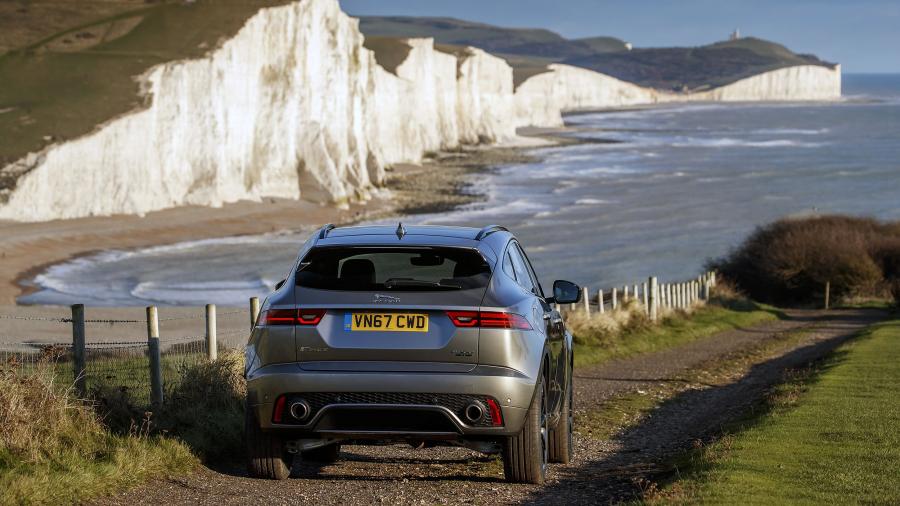  Jaguar E-Pace R-Dynamic P300 AWD 2017 года  (UK) (фото 5 из 44)